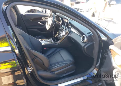 2017 Mercedes-Benz C 300 Sport 4Matic из США, поврежденный, VIN 55SWF4KB4HU215875